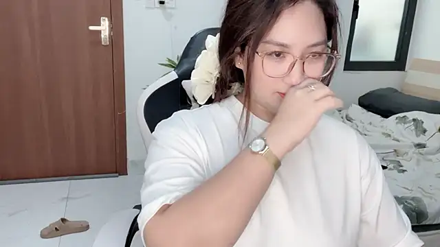 Ni-Ni_2K Obrolan Langsung XXX