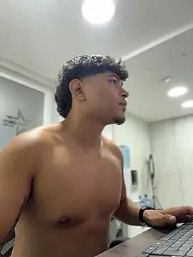 alekzamo's Live XXX Chat