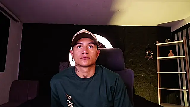 LiamDeep Chat XXX in diretta