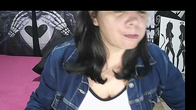Chat +18 de vivian-milf ao vivo