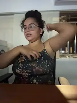 CurlyGirl_1's Live XXX Chat