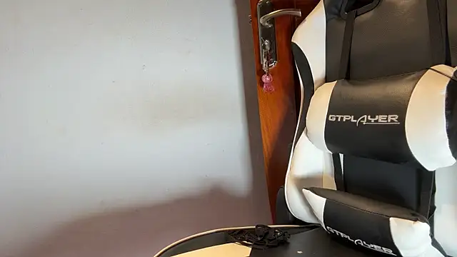 Nottynadiaa XXX чат на живо