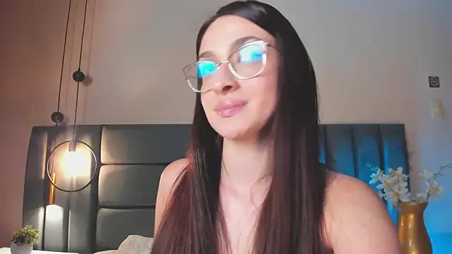 AndraCyruss Chat XXX live