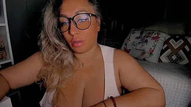 CumOnMy_Tits Chat XXX in diretta