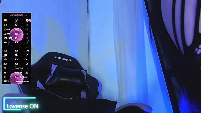 nicolet666lee XXX чат на живо