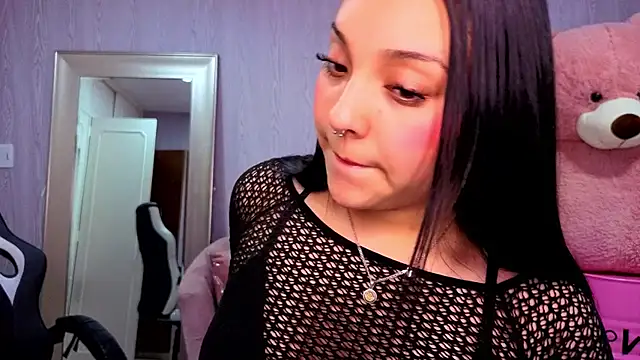 Chat +18 de lia_harper_t ao vivo