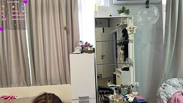 selena_favn Chat XXX live