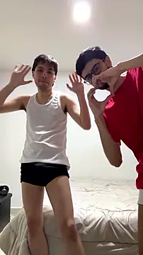 Chat XXX ao vivo de midnight-guys