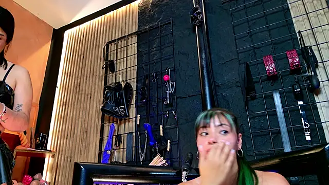 Živý XXX chat lexxy_luu