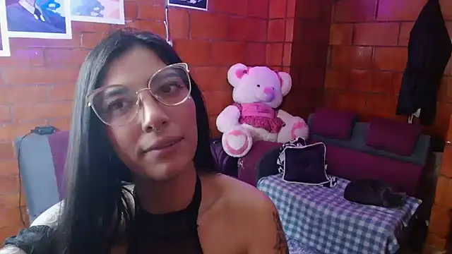 Raven__purple Adlı Modelin Canlı XXX Sohbeti