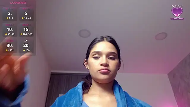 Roxxi_2110 即時 XXX 聊天