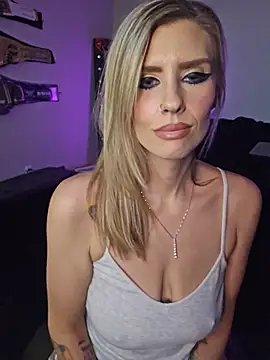 แชท XXX สดของ ellieconradxo