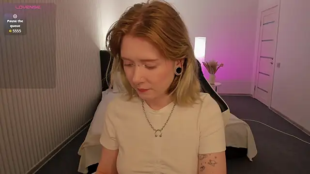 Elira_VaneのライブXXXチャット