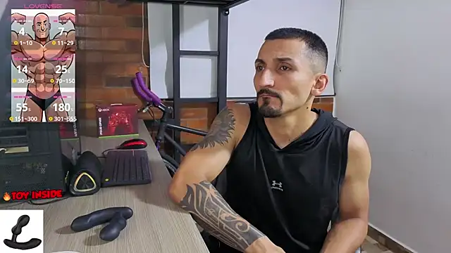 Marck_Muscle élő XXX-chatje
