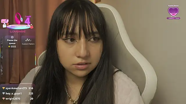 EmmitaGarcia's Live XXX Chat