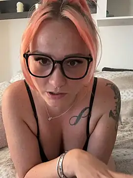 Онлайн чат XXX Fiebie_licious_