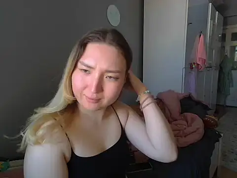 Vinoriaki Adlı Modelin Canlı XXX Sohbeti