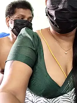 دردشة Honey-Couples الجنسية المباشرة