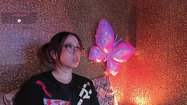 Apartment28's Live XXX Chat