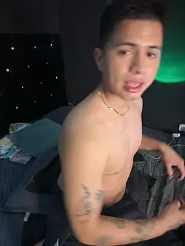 Niicky1_ Adlı Modelin Canlı XXX Sohbeti