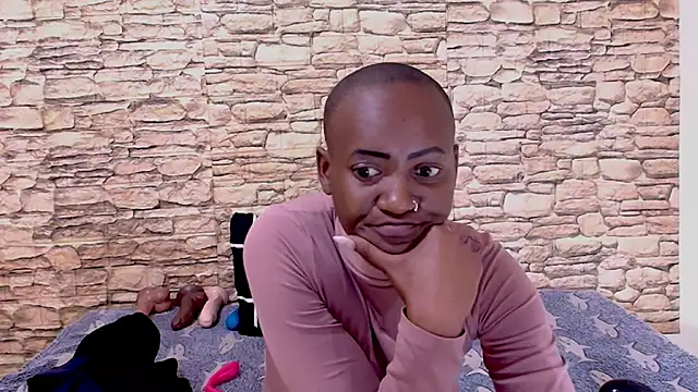 EbonyOlive69 – Live XXX-chat