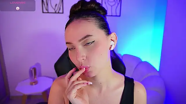 AliceHarper_ Adlı Modelin Canlı XXX Sohbeti