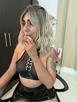 צ'אט XXX בשידור חי של Emilyvalk_
