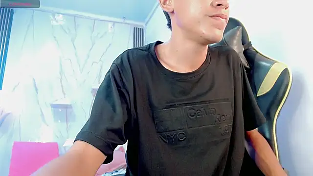 sombra_18 Live XXX Chat