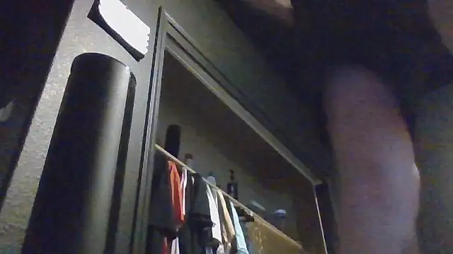 Chatroom XXX en direct de Mikecloudyhawk