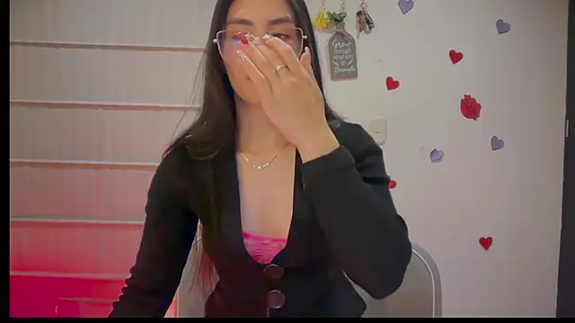 Chat +18 de sasha_jonne ao vivo