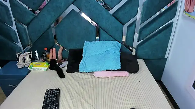 ChloeRose_1 élő XXX-chatje