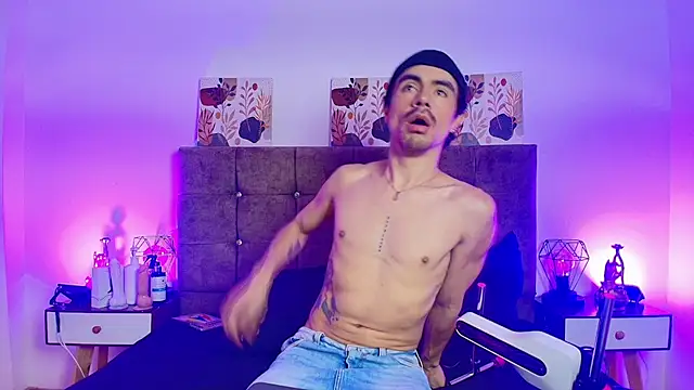 Ethan_Briggs_ Adlı Modelin Canlı XXX Sohbeti