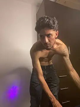 Czat XXX na żywo – Kriss_Edwards