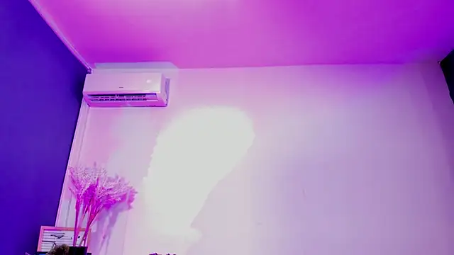 Chat +18 de Little_Ethaan ao vivo