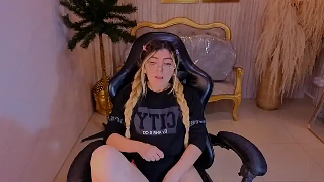 Chat XXX en directo de Kriistal_s