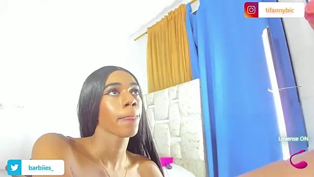 Chat +18 de tifanny_bigdick ao vivo