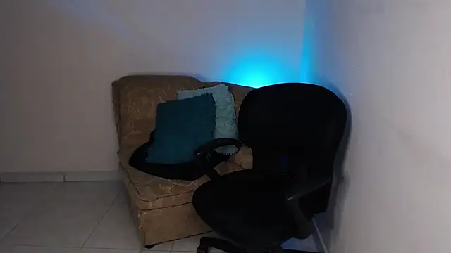Chat +18 de iam_emy ao vivo