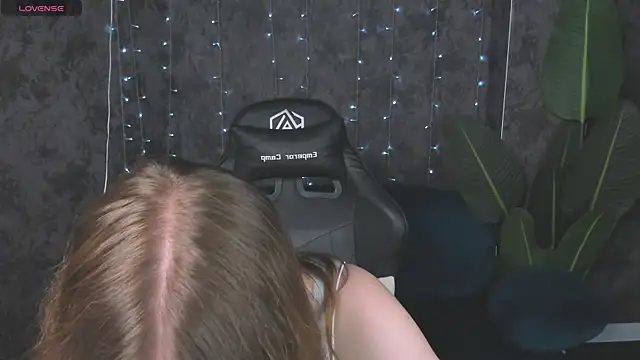 Živý XXX chat Emmaa_Kimm