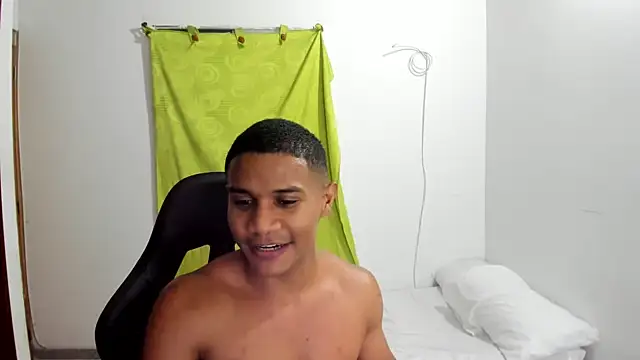 corzoethan's Live XXX Chat