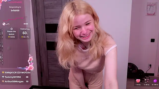 ChloeWells Adlı Modelin Canlı XXX Sohbeti