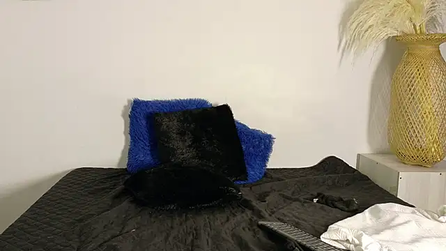 lucas837481n Live XXX chat