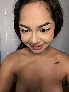 צ'אט XXX בשידור חי של Evviiee_