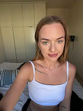 Chat +18 de ElenaRebelle ao vivo