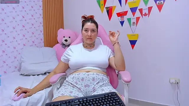 XXX chat uživo modela Soyqueen