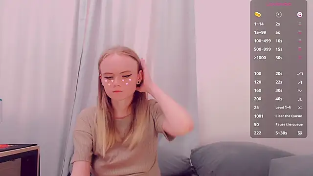 AliceNya_cute Adlı Modelin Canlı XXX Sohbeti