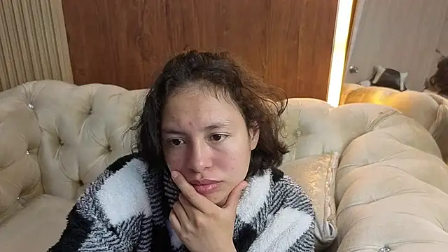 karim_v_v's Live XXX Chat