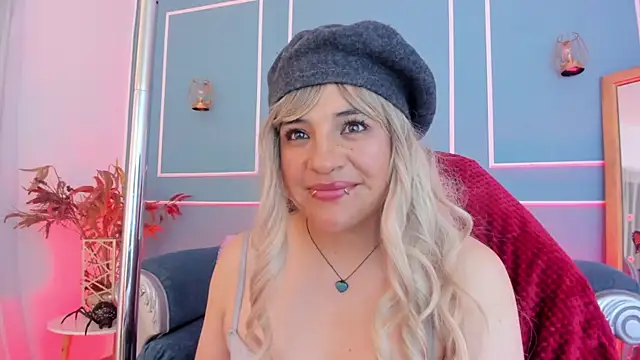 TaraTaylorr's Live XXX Chat