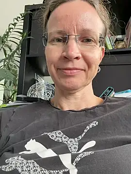 AnnikaRose élő XXX-chatje
