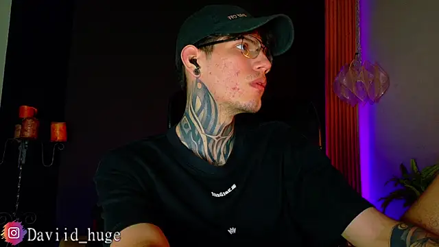 david_huge élő XXX-chatje