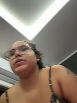 CurlyGirl_1's Live XXX Chat